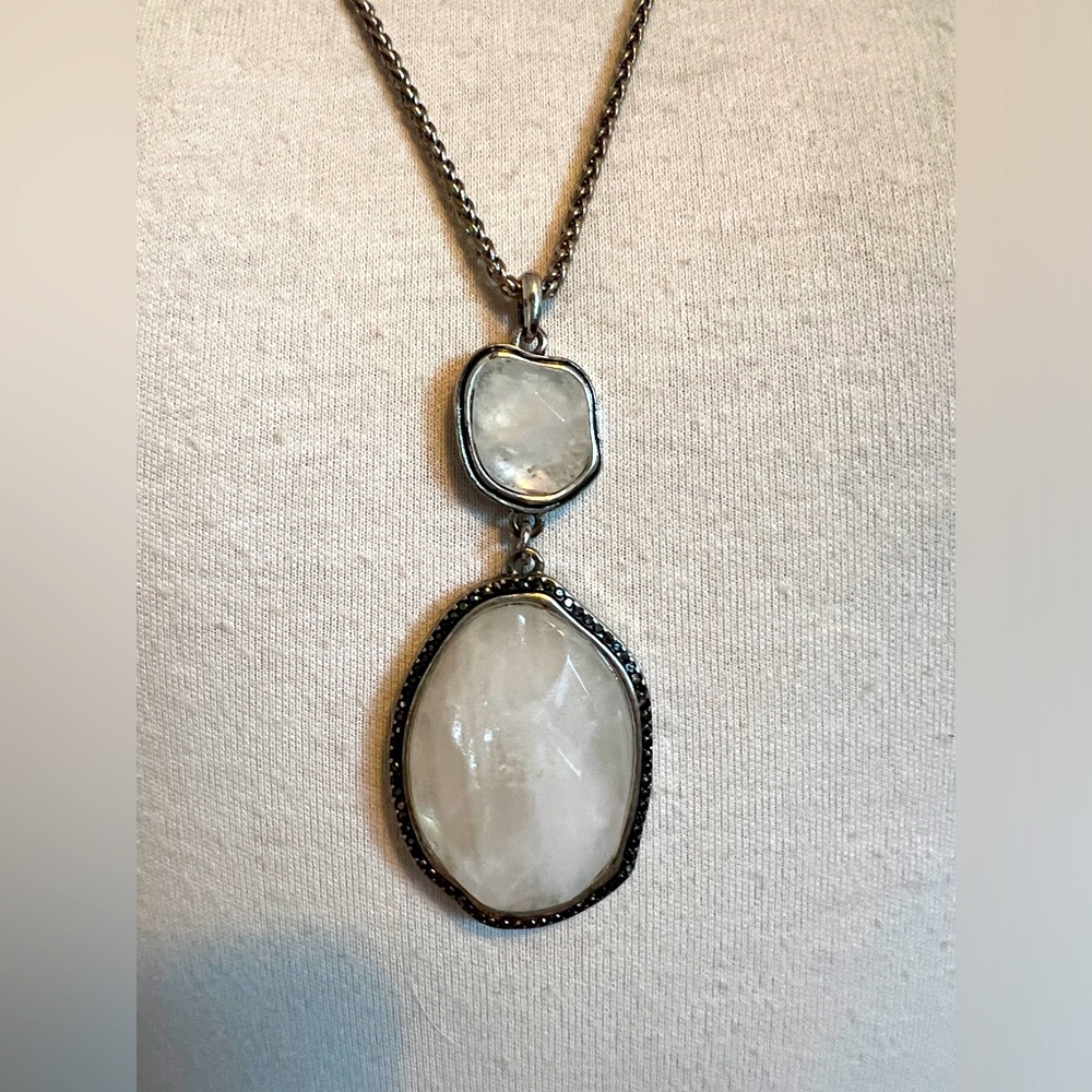 Long necklace with crystal/white stone - silver